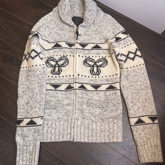 TNA Sweaters - TNA Gray and Cream Knit Sweater 100% lambs wool